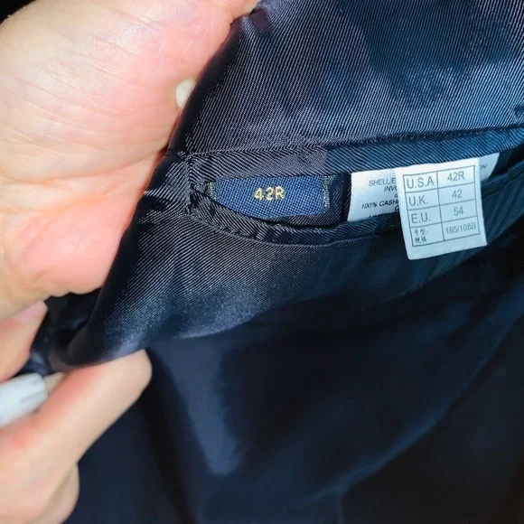 Brooks Brothers 100% Cashmere Sport Coat. - Picture 13 of 16